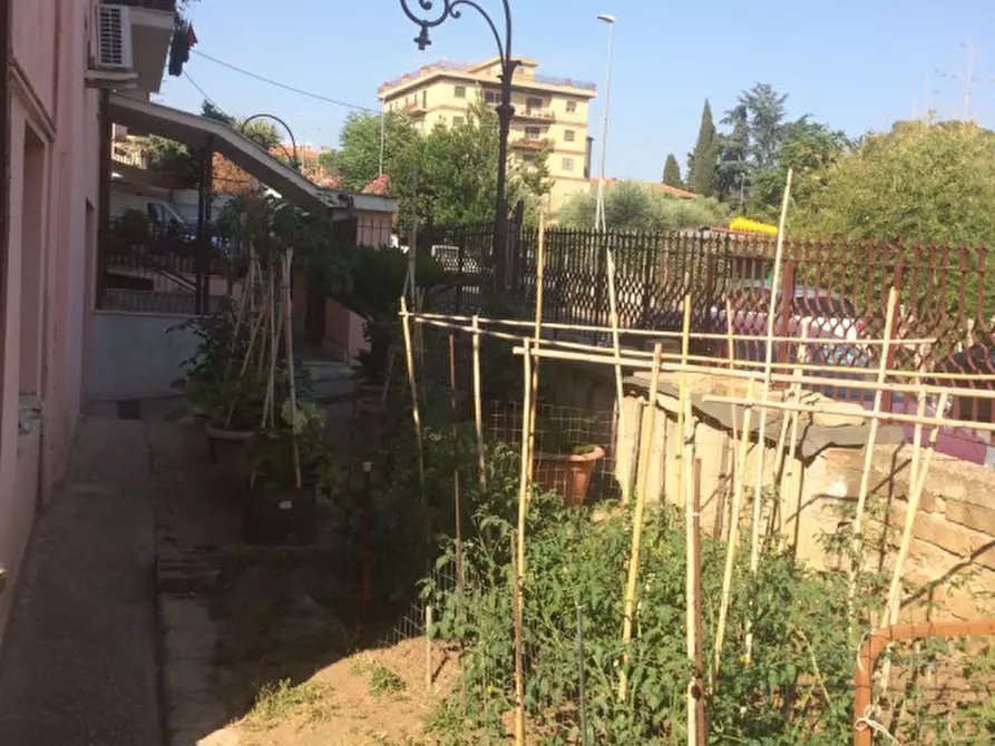 Immagine 11 di Appartamento in vendita  a Roma