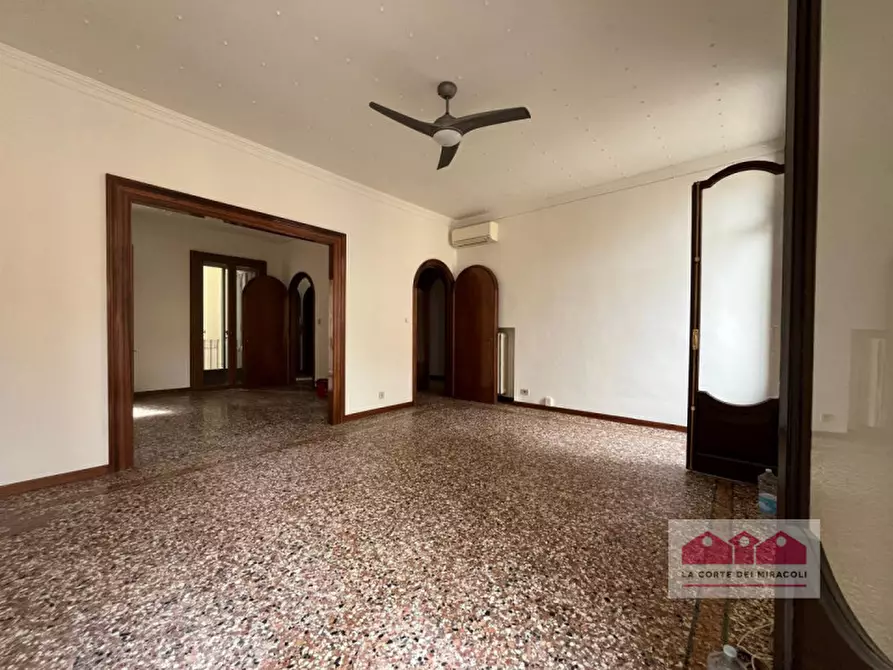 Immagine 3 di Appartamento in affitto  in piazza delle erbe 19 a Vicenza