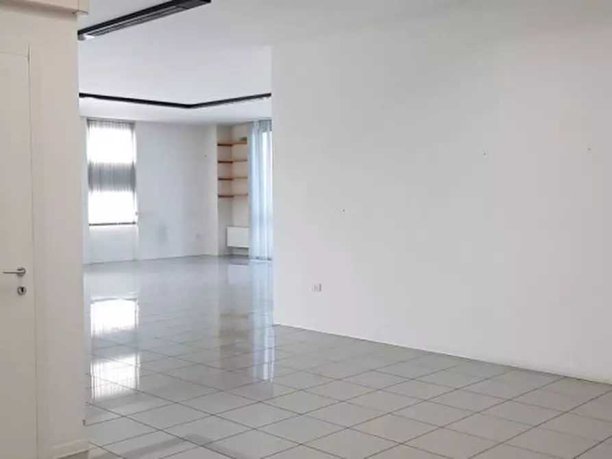 Immagine 3 di Ufficio in affitto  a Castelfranco Veneto