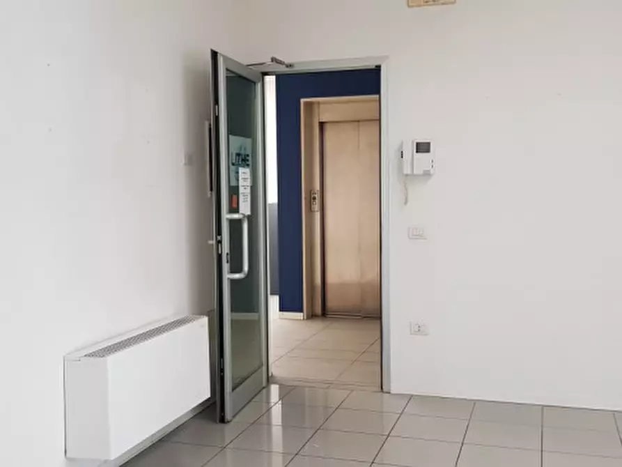 Immagine 4 di Ufficio in affitto  a Castelfranco Veneto