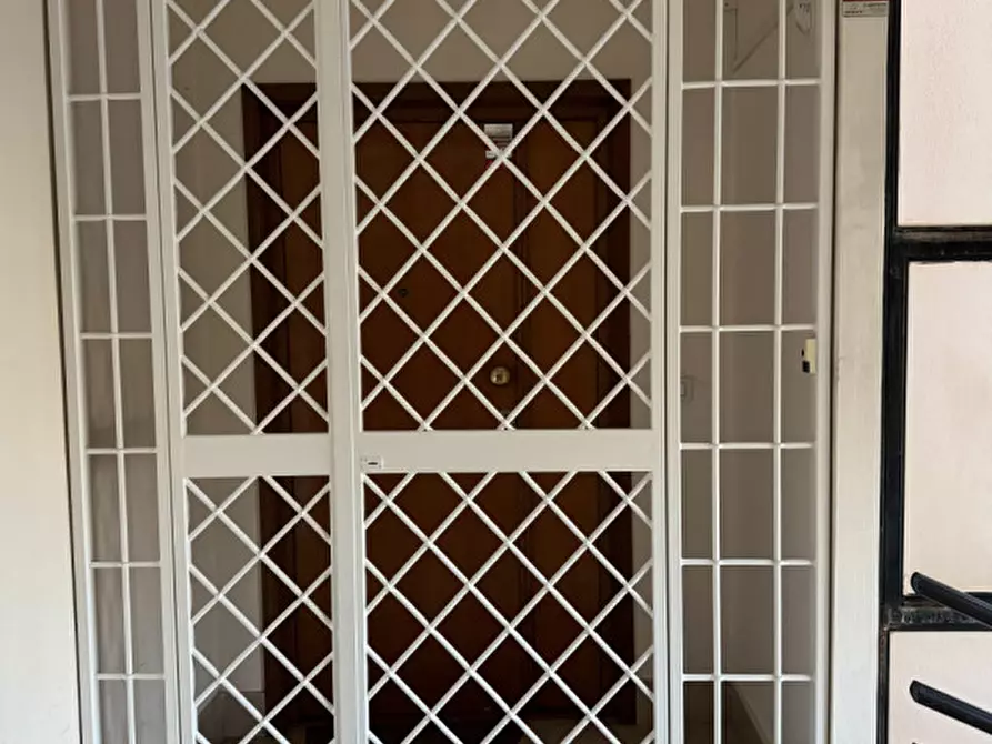 Immagine 17 di Appartamento in affitto  in elio lampridio cerva 90 a Roma