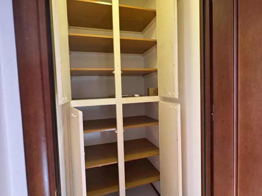 Immagine 37 di Appartamento in affitto  in elio lampridio cerva 90 a Roma