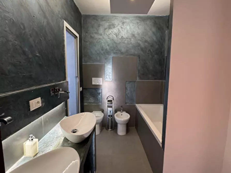 Immagine 42 di Appartamento in affitto  in elio lampridio cerva 90 a Roma