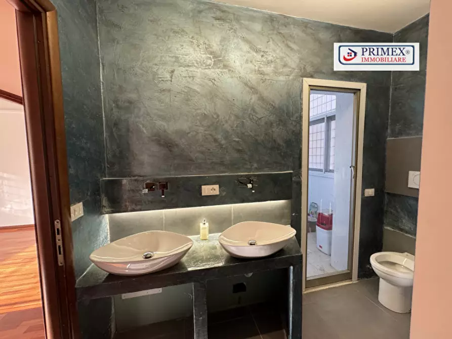 Immagine 44 di Appartamento in affitto  in elio lampridio cerva 90 a Roma