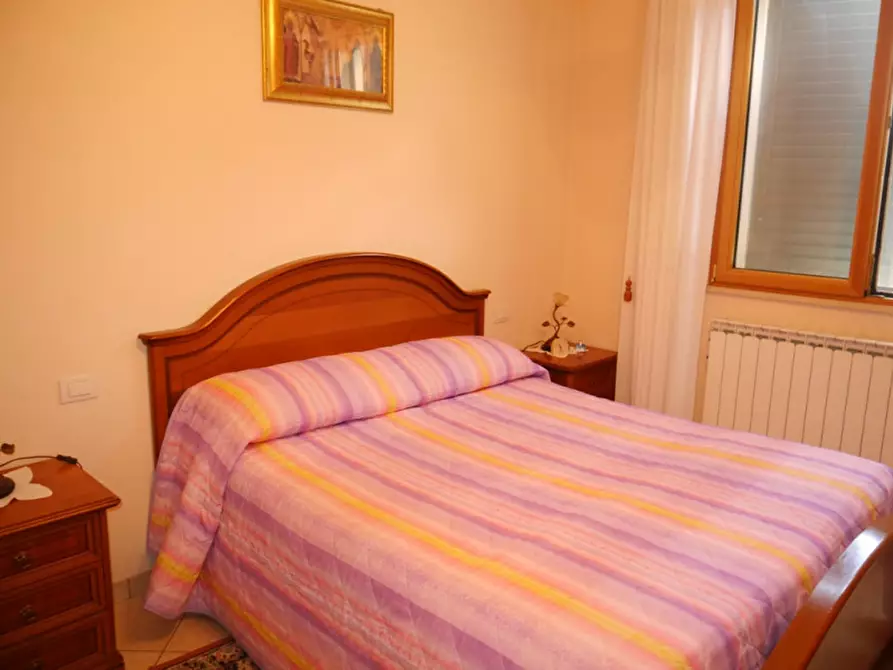 Immagine 10 di Casa indipendente in vendita  a Trecastelli