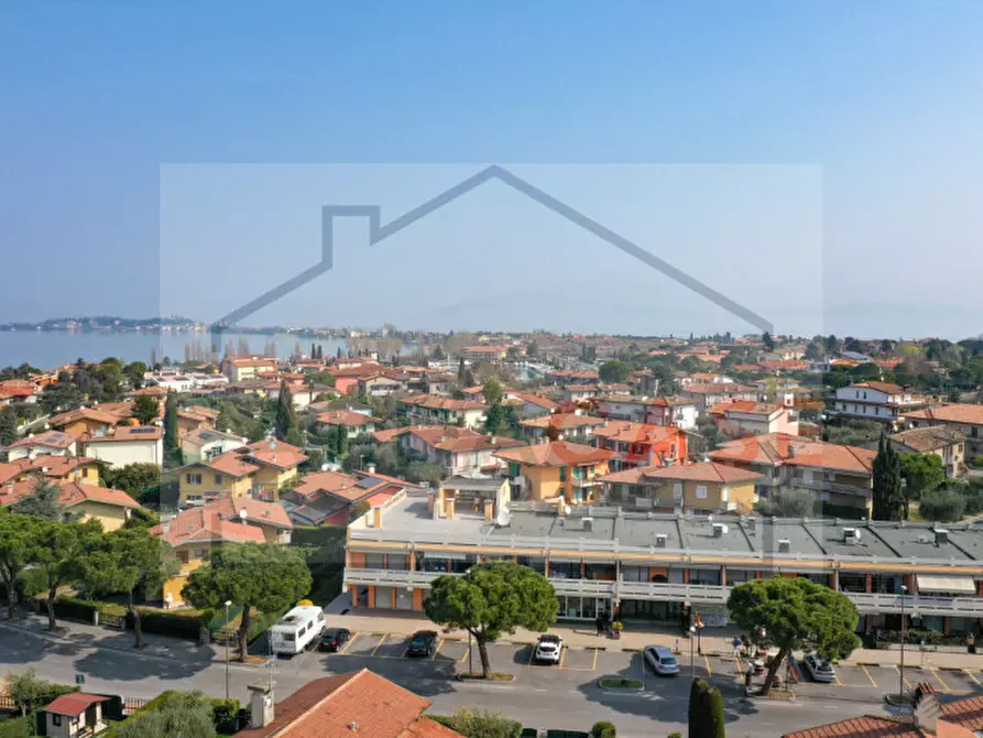 Immagine 1 di Magazzino in vendita  a Sirmione