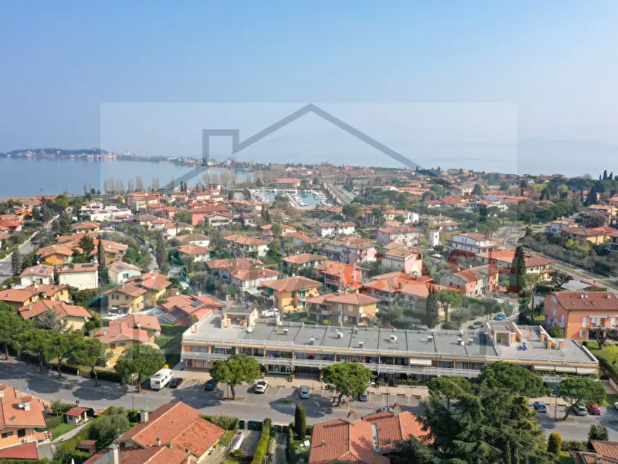 Immagine 3 di Magazzino in vendita  a Sirmione