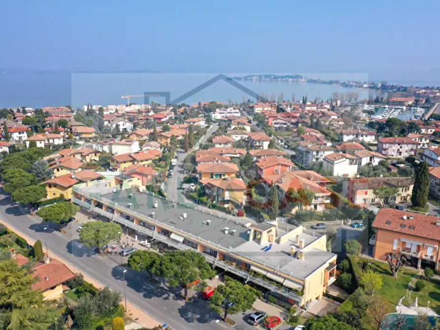 Immagine 6 di Magazzino in vendita  a Sirmione