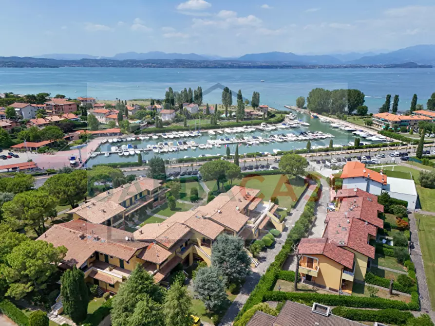 Immagine 4 di Appartamento in vendita  in Via Salvo D'Acquisto a Sirmione