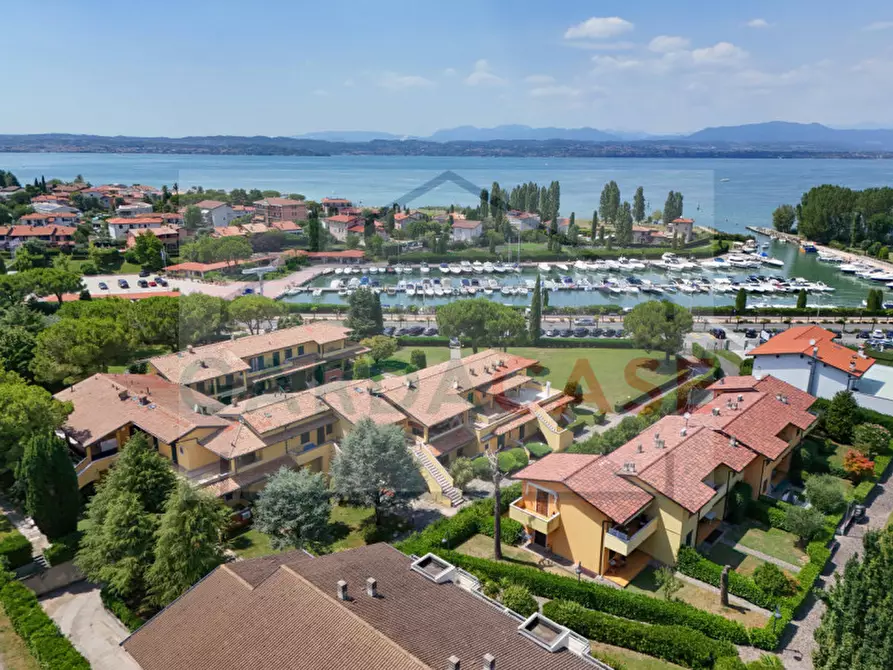 Immagine 5 di Appartamento in vendita  in Via Salvo D'Acquisto a Sirmione