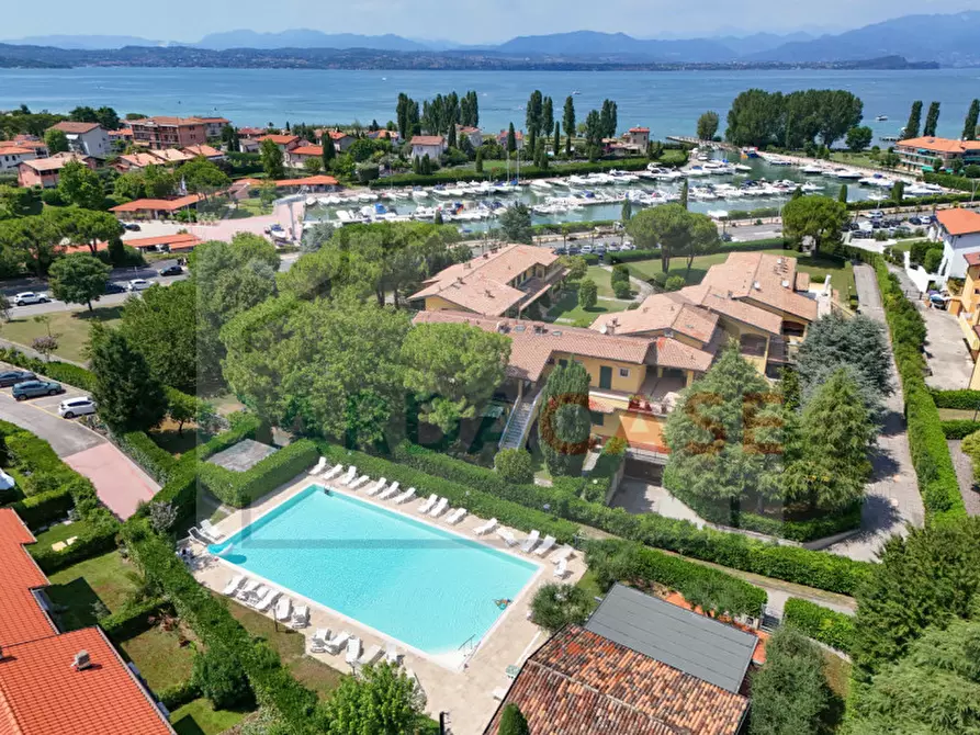 Immagine 33 di Appartamento in vendita  in Via Salvo D'Acquisto a Sirmione