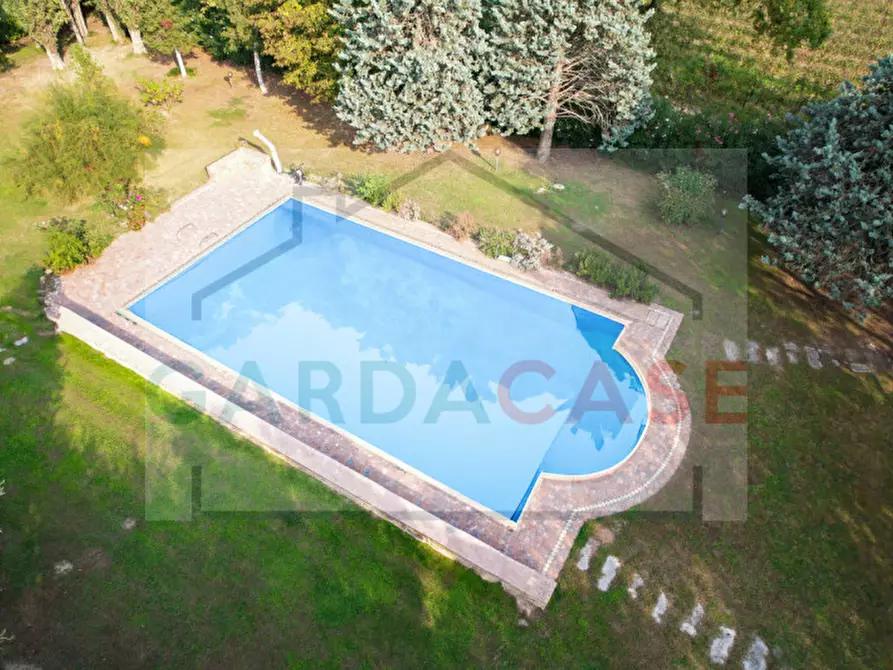 Immagine 3 di Villa in vendita  in via san martino della battaglia a Sirmione