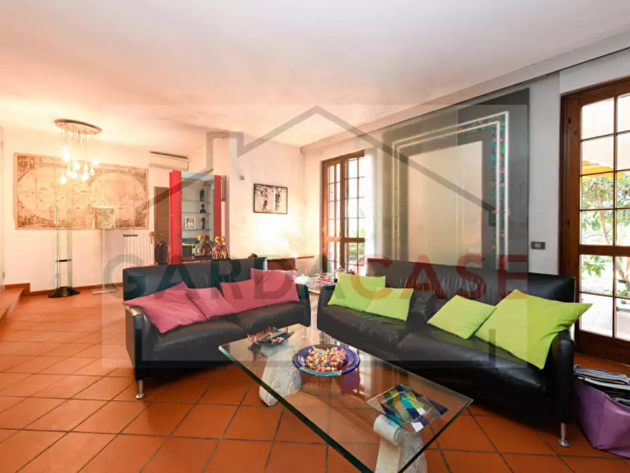 Immagine 8 di Villa in vendita  in via san martino della battaglia a Sirmione