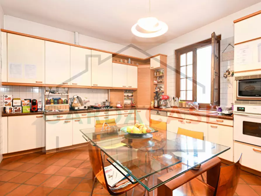 Immagine 10 di Villa in vendita  in via san martino della battaglia a Sirmione