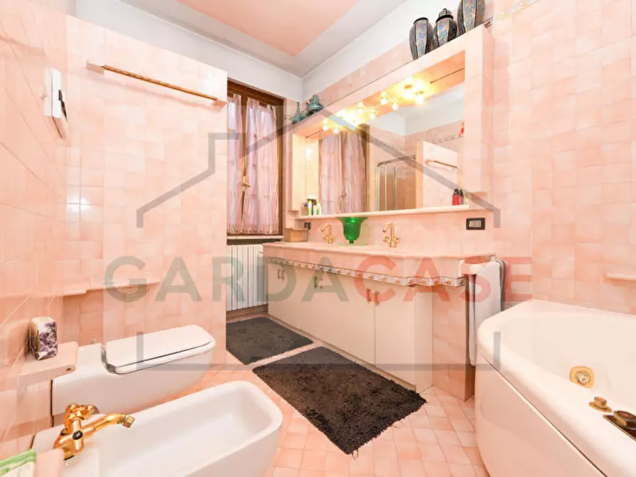 Immagine 19 di Villa in vendita  in via san martino della battaglia a Sirmione