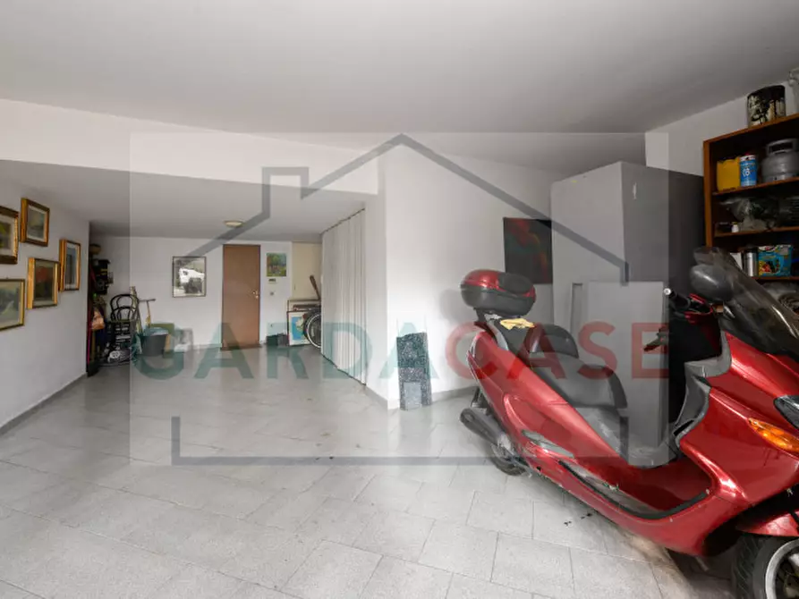 Immagine 26 di Villa in vendita  in via san martino della battaglia a Sirmione