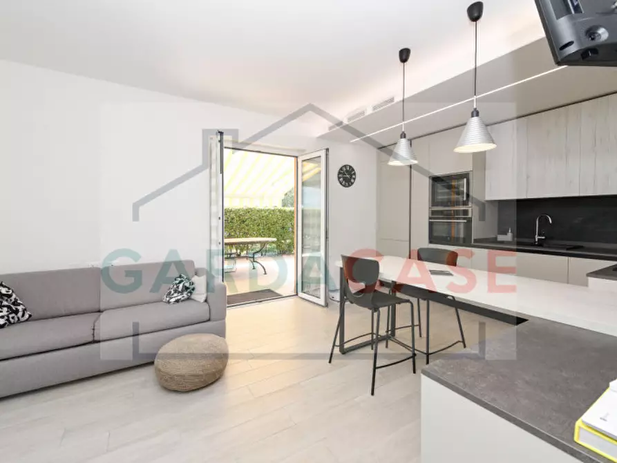 Immagine 11 di Appartamento in vendita  in Via Lazzarini a Sirmione