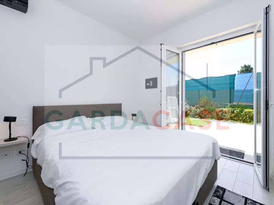 Immagine 18 di Appartamento in vendita  in Via Lazzarini a Sirmione