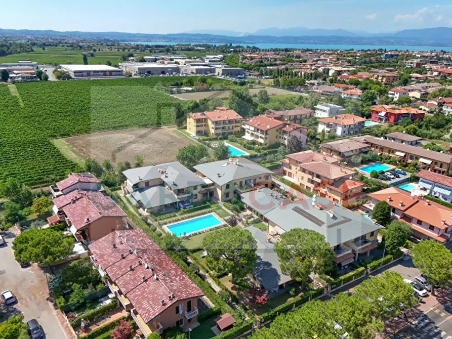 Immagine 19 di Appartamento in vendita  in Via San Martino della Battaglia a Sirmione