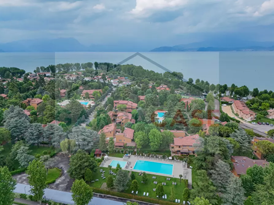 Immagine 1 di Appartamento in vendita  in Viale Giuseppe Verdi a Sirmione