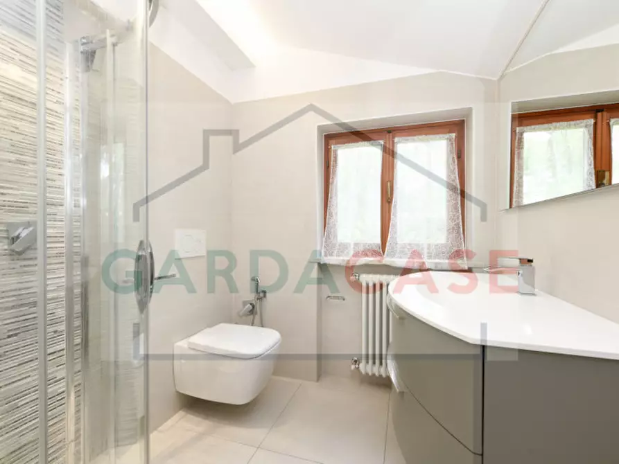 Immagine 14 di Appartamento in vendita  in Viale Giuseppe Verdi a Sirmione