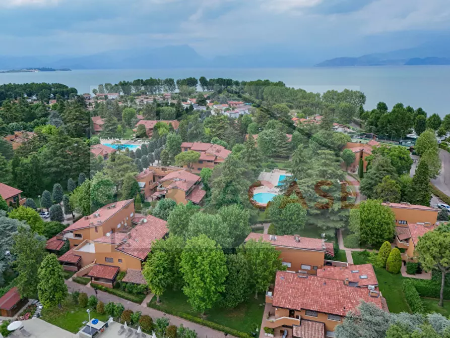 Immagine 19 di Appartamento in vendita  in Viale Giuseppe Verdi a Sirmione