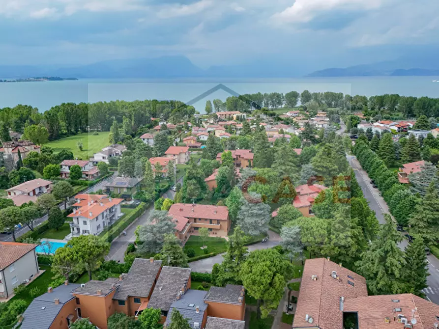 Immagine 20 di Appartamento in vendita  in Viale Giuseppe Verdi a Sirmione