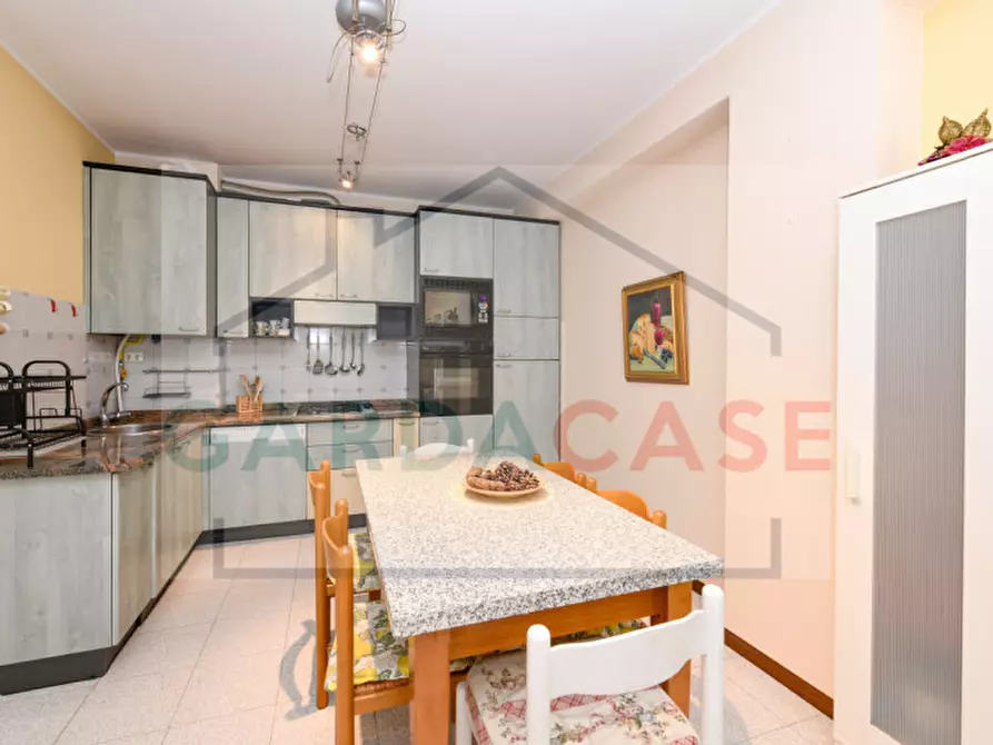 Immagine 5 di Appartamento in vendita  in Via Pastore a Sirmione