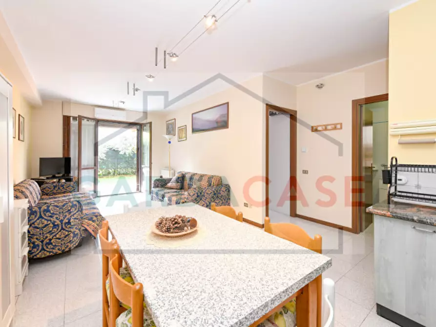 Immagine 7 di Appartamento in vendita  in Via Pastore a Sirmione