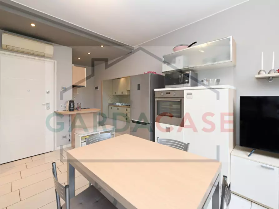 Immagine 8 di Appartamento in vendita  in Viale Giuseppe Verdi a Sirmione