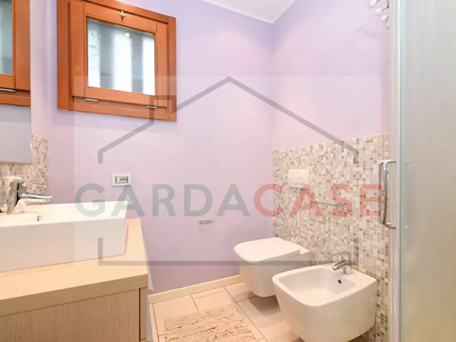 Immagine 15 di Appartamento in vendita  in Viale Giuseppe Verdi a Sirmione