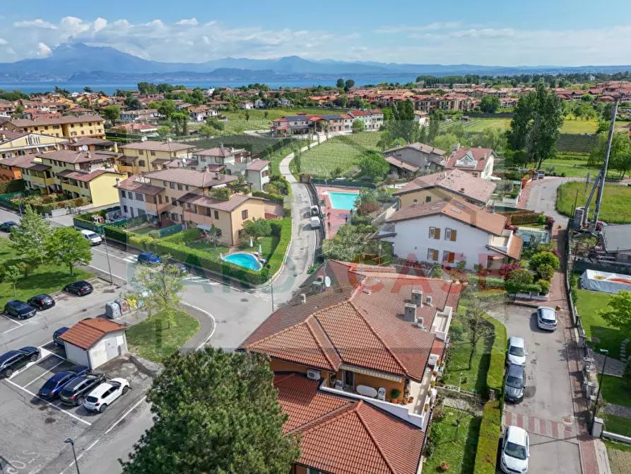 Immagine 2 di Appartamento in vendita  a Sirmione