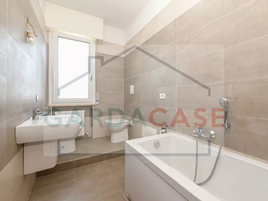 Immagine 18 di Appartamento in vendita  a Sirmione
