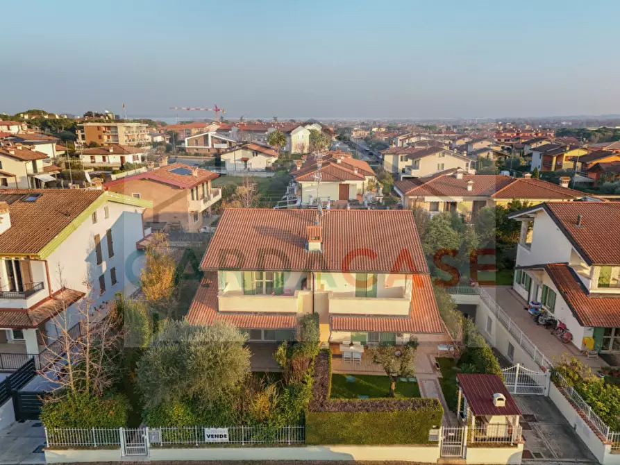 Immagine 5 di Casa bifamiliare in vendita  in Via Beato Z. Agostini a Sirmione