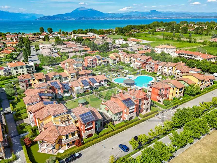 Immagine 33 di Appartamento in vendita  in Via Leonardo da Vinci a Sirmione