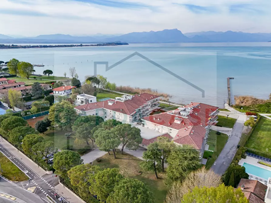 Immagine 18 di Appartamento in vendita  a Sirmione