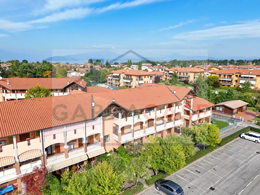Immagine 2 di Appartamento in vendita  a Sirmione