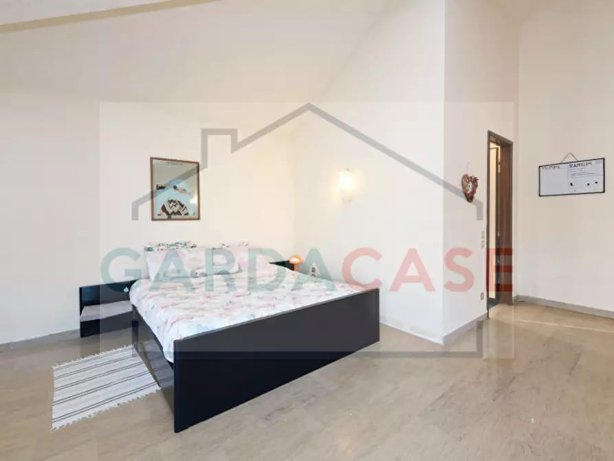 Immagine 11 di Appartamento in vendita  a Sirmione