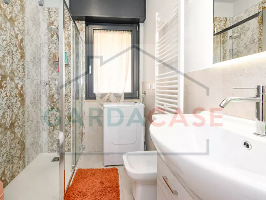 Immagine 23 di Appartamento in vendita  in Via Morandi a Sirmione