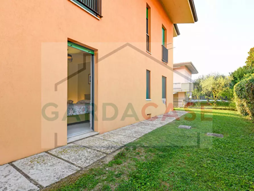 Immagine 30 di Appartamento in vendita  in Via Morandi a Sirmione