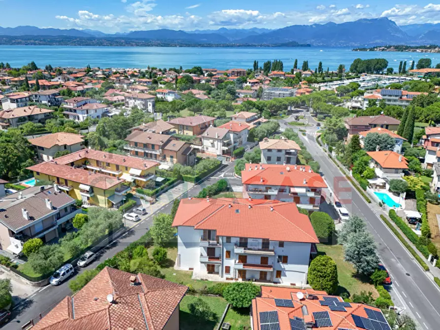 Immagine 3 di Appartamento in vendita  in Via Roma a Sirmione