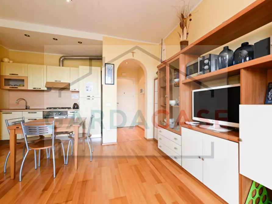 Immagine 8 di Appartamento in vendita  in Via Roma a Sirmione