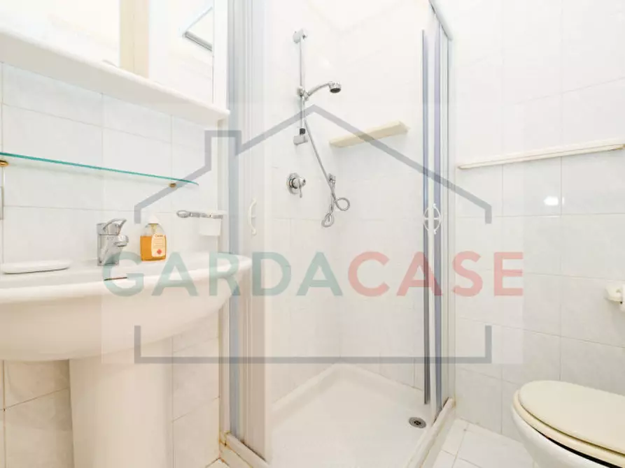 Immagine 18 di Appartamento in vendita  in Via Roma a Sirmione