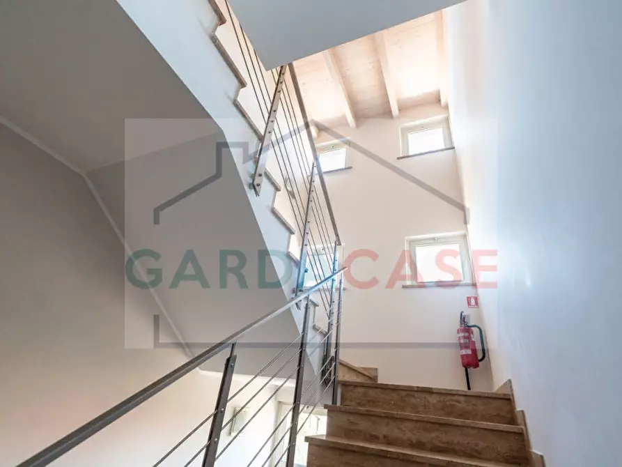 Immagine 14 di Attico in vendita  in Via Benedetto Croce a Sirmione