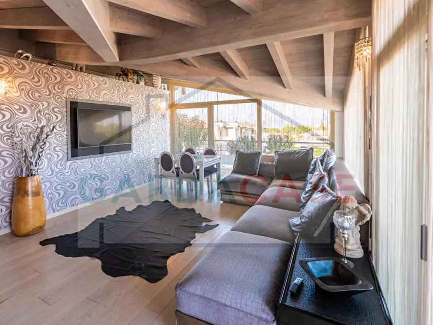 Immagine 17 di Attico in vendita  in Via Benedetto Croce a Sirmione