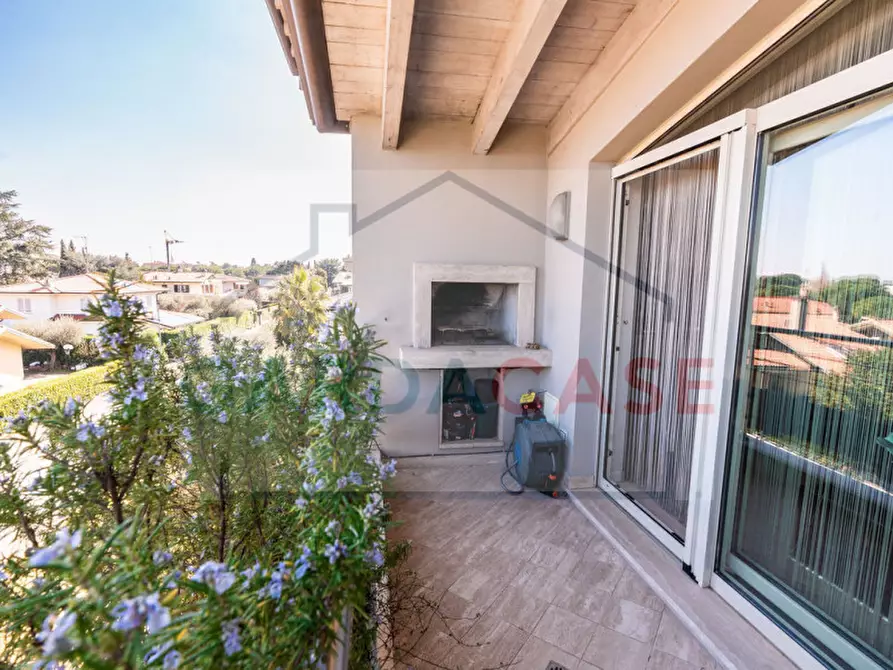 Immagine 35 di Attico in vendita  in Via Benedetto Croce a Sirmione