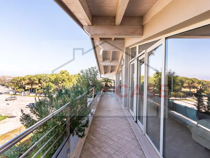 Immagine 37 di Attico in vendita  in Via Benedetto Croce a Sirmione