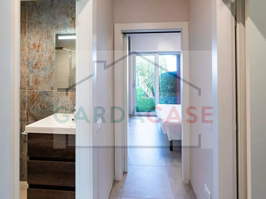 Immagine 13 di Appartamento in vendita  a Sirmione