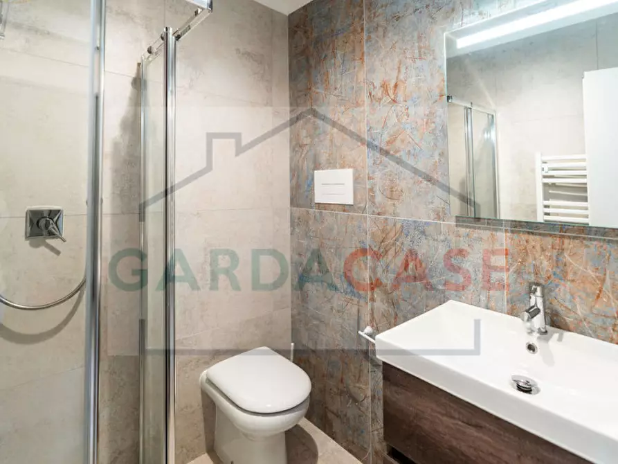 Immagine 21 di Appartamento in vendita  a Sirmione