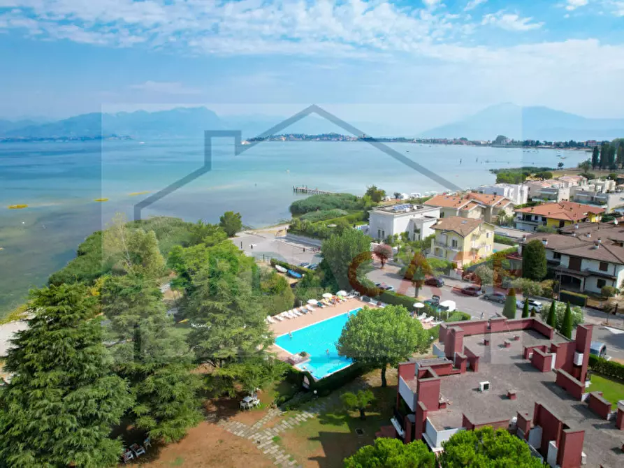 Immagine 23 di Appartamento in vendita  a Sirmione